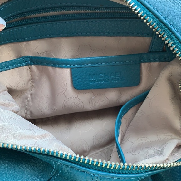 Michael kors Crossbody - Picture 3 of 4